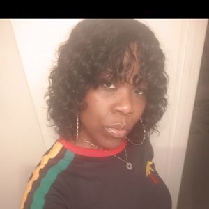 Meet your Posher, Felicia